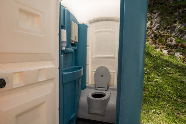 Best Luxury portable toilet rental  in Zebulon, GA